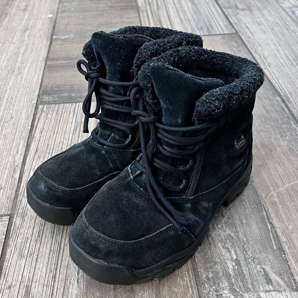 Sorel Womens Waterfall Low Winter Snow Insulated Boots size 8.5
